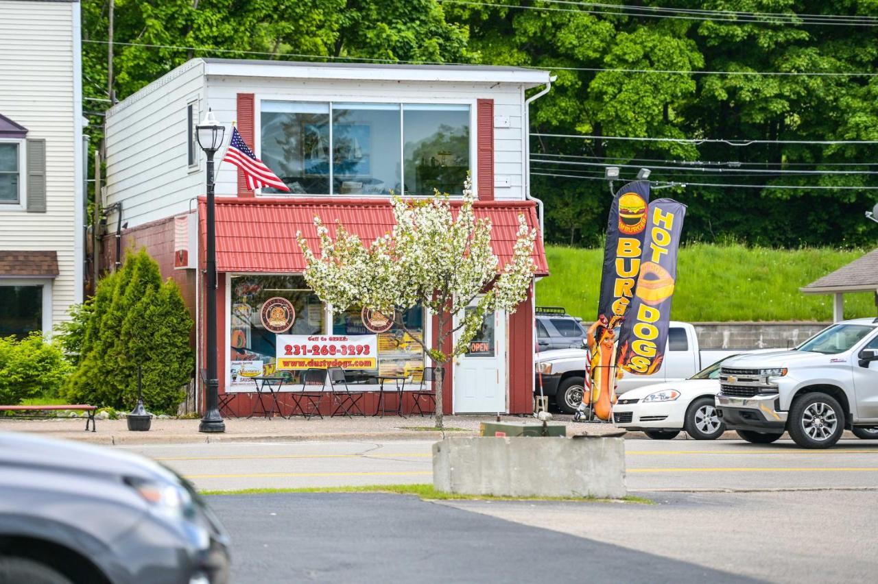 Walkable St Ignace Condo With Lake Huron Views セント・イグナス エクステリア 写真